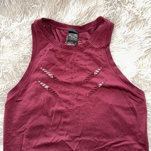 marooon VS sport tank top